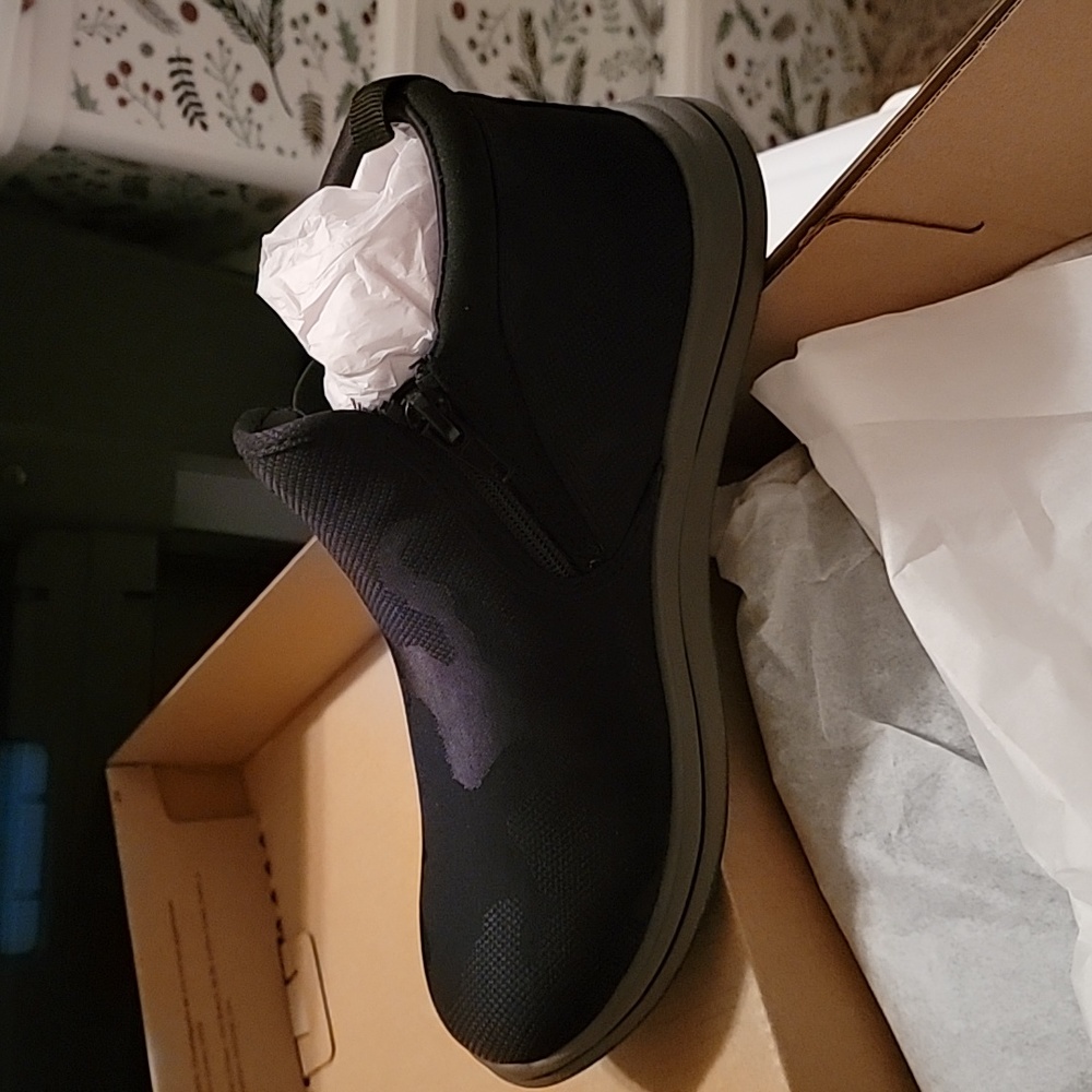 Shoes - Picture 2 of 3
